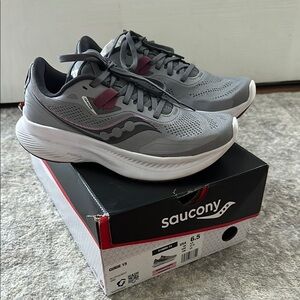 Saucony women’s tennis shoes, size 6.5